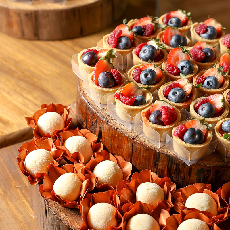 Mini tortinhas com frutas vermelhas para eventos
